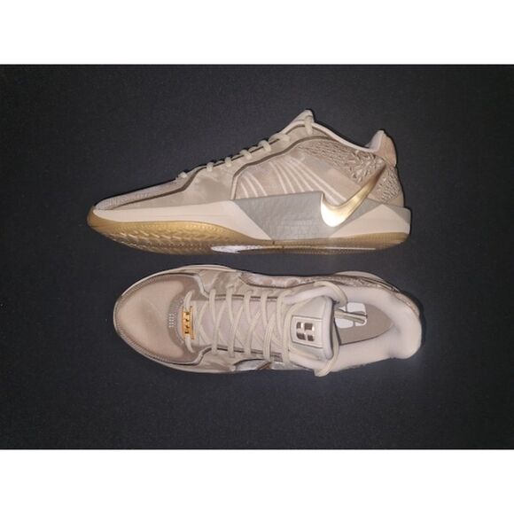 Nike Sabrina 2. Stronger Than Gold (Women’s). SIZE 9.5 - HF1799-200 - Picture 8 of 8